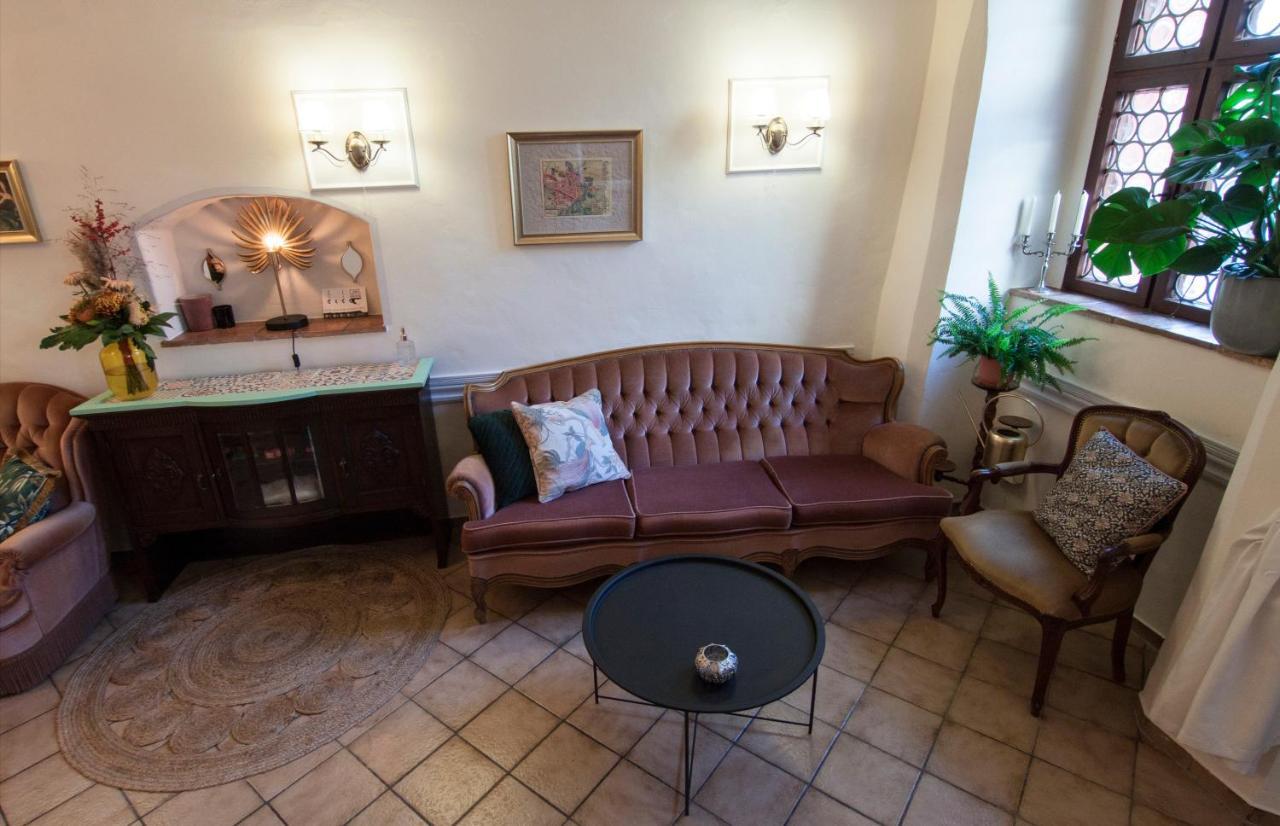 Flyns Bed & Breakfast กอร์ลิตซ์ ภายนอก รูปภาพ