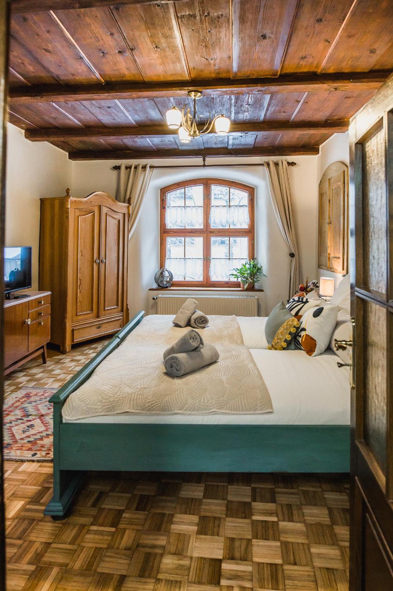 Flyns Bed & Breakfast กอร์ลิตซ์ ภายนอก รูปภาพ